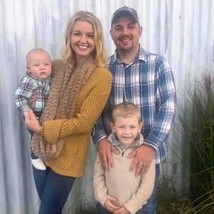 Meet your Posher, Devin